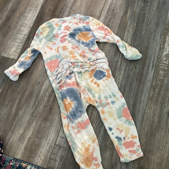 Angel Dear x Spearmint Love 6-12 month zippered tie dye romper & rainbow pajama - Picture 5 of 12